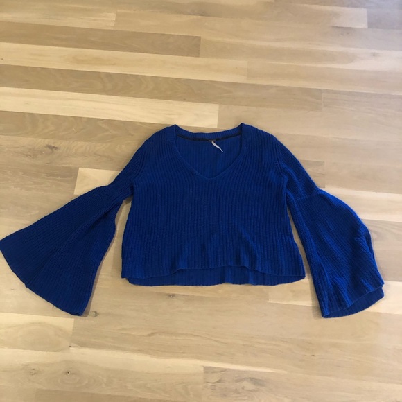 Free People Blue Bell Sleeve Sweater Size M - Picture 1 of 3